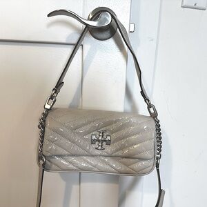 SMALL KIRA CHEVRON patent naplack FLAP SHOULDER BAG condition like new!